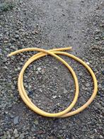 Gasleiding van 5.7 meter en ijzeren band ter bescherming., Ophalen