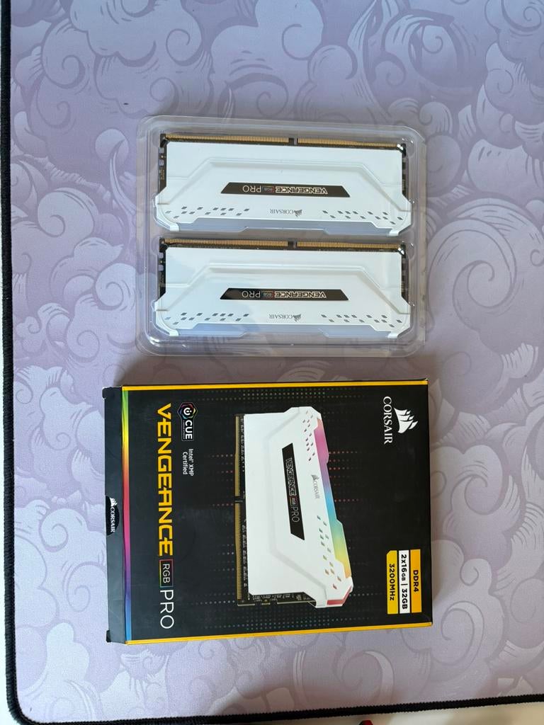 Corsair Vengeance RAM sticks 2x 16gb DDR4, Computers en Software, RAM geheugen, Ophalen, 32 GB, DDR4, Zo goed als nieuw