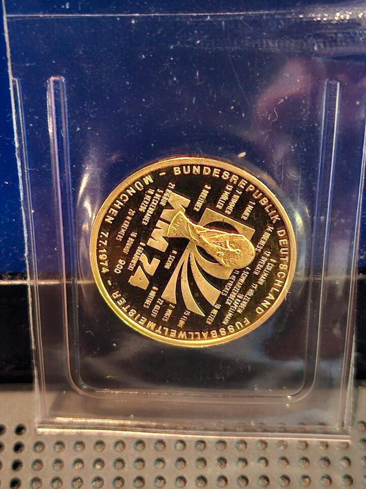 Médaille WK1974 Allemagne (or 3gr), Timbres & Monnaies, Pièces & Médailles, Or, Enlèvement ou Envoi