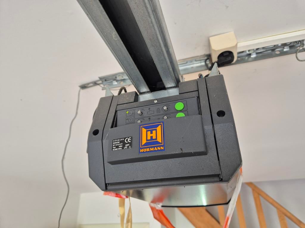 Elektrische garagepoort, Ophalen