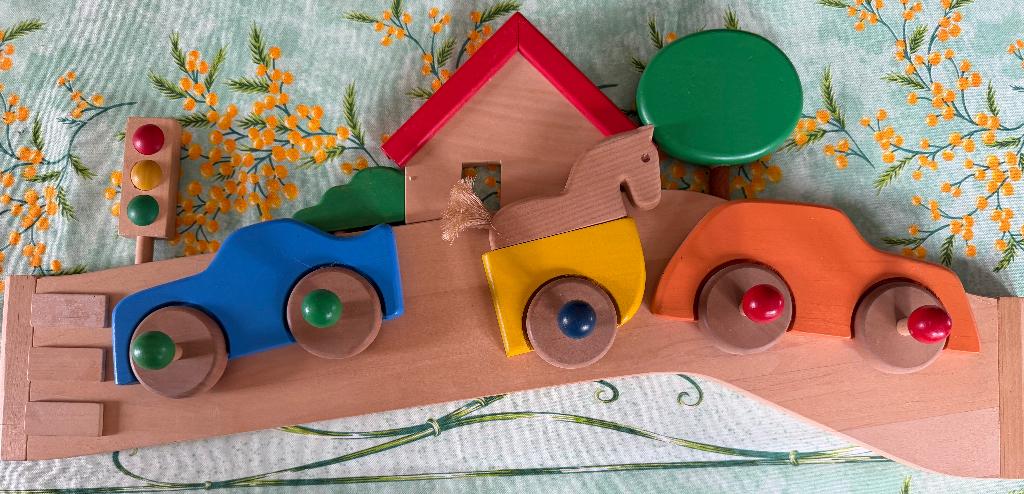 Porte manteau en bois mural pour enfant, Maison & Meubles, Accessoires pour la Maison | Portemanteaux, Comme neuf, Portemanteau mural