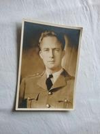 photo du roi Léopold III, aumônier des prisonniers de guerre, Collections, Enlèvement ou Envoi, Utilisé, Carte, Photo ou Gravure