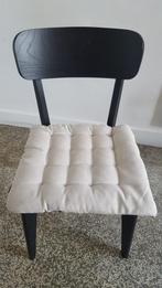 Chaise noire en bois avec coussin beige, Maison & Meubles, Chaises, Enlèvement