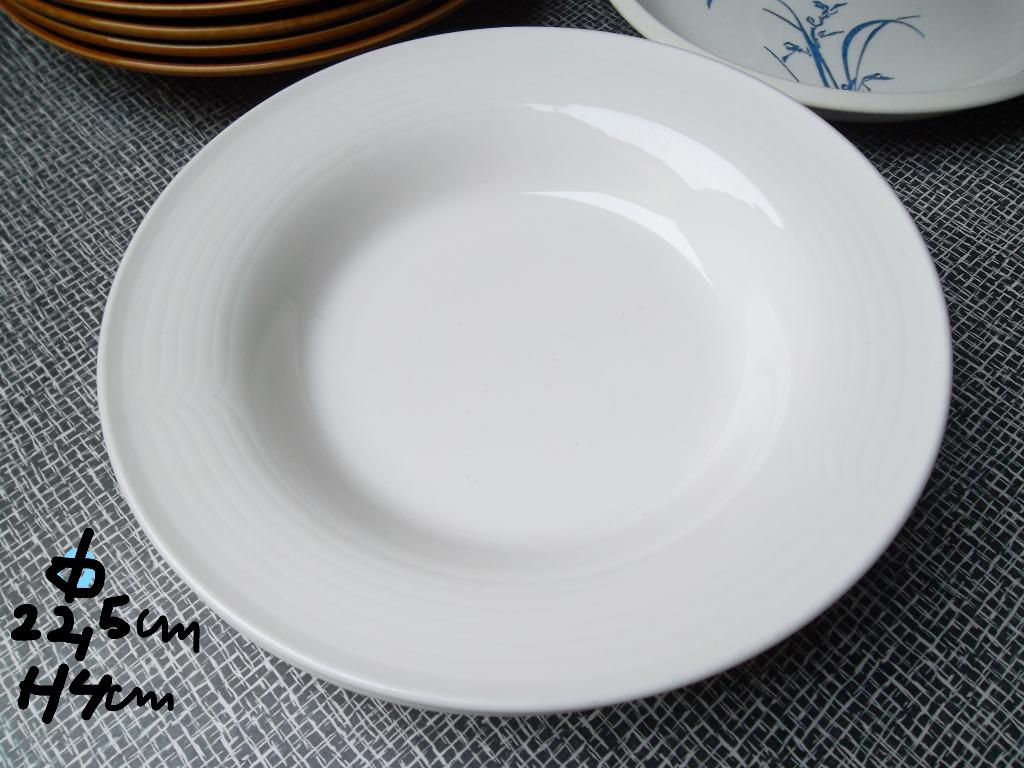 3 witte borden Boch, Ophalen of Verzenden, Nieuw, Bord(en)