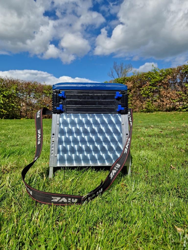 Coffre de pêche, Enlèvement, Comme neuf