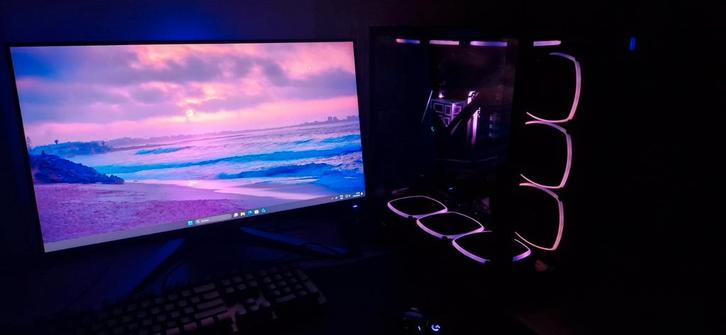 Gaming setup rtx 4070, Computers en Software, Desktop Pc's, Gebruikt, SSD, 16 GB, Met videokaart, Met monitor, Gaming, Ophalen