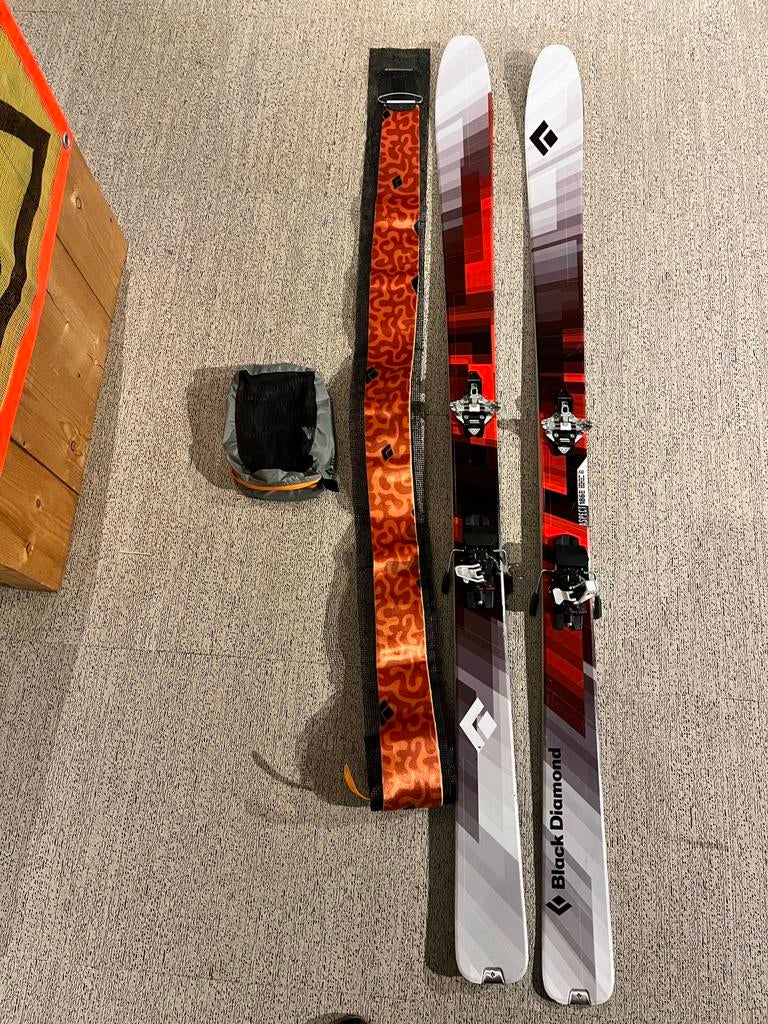 Tourski + alpine bindingen + vellen, Ophalen, Zo goed als nieuw