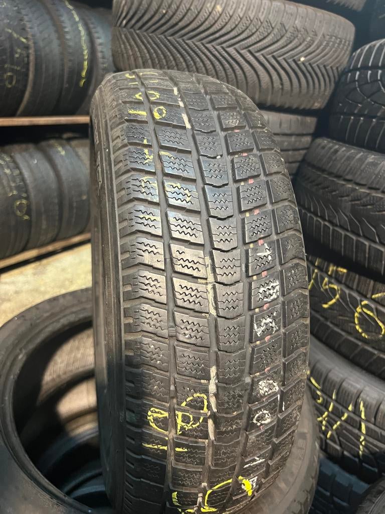 185/60/15c Roadstone avec montage et équilibrage, Enlèvement