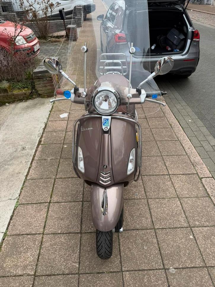 Vespa Primavera, Fietsen en Brommers, Scooters | Vespa, Zo goed als nieuw, Ophalen of Verzenden