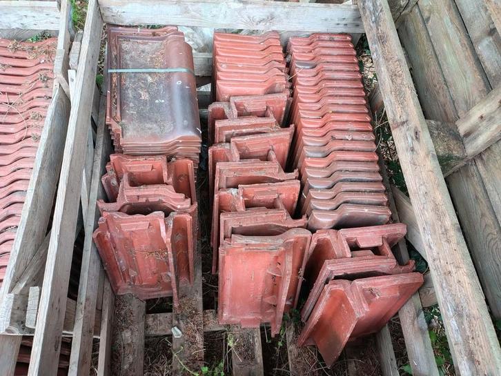 Dakpannen, Doe-het-zelf en Bouw, Dakpannen en Dakbedekking, Zo goed als nieuw, Dakpannen, Steen of Klei, Rood, Ophalen