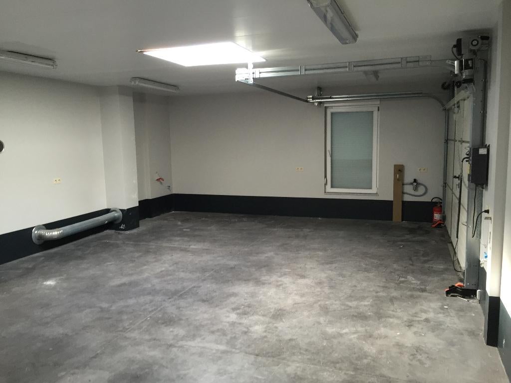 batiment industriel a vendre, Habitation avec espace professionnel, 80 m², Liège (ville), Seraing