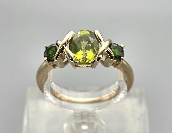 Gouden Vintage design ring smaragd en peridot. 2025/848., Bijoux, Sacs & Beauté, Bagues, Comme neuf, Femme, 17 à 18, Vert, Or
