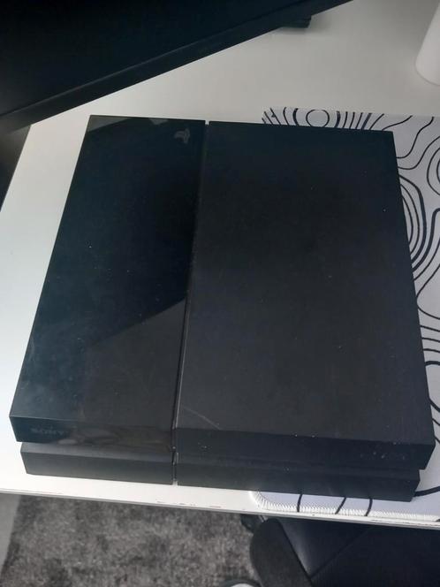 Ps4 met 2 games en controller met pedalen, Games en Spelcomputers, Spelcomputers | Sony PlayStation 4, Zo goed als nieuw, Ophalen