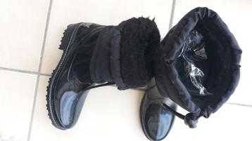 Meisjes winterlaarzen beschikbaar voor biedingen