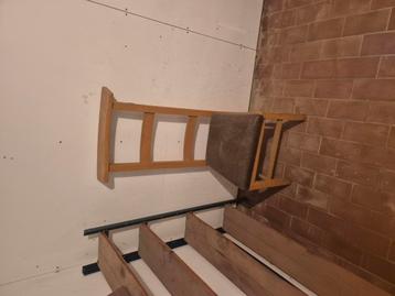 Kerkstoel beschikbaar voor biedingen