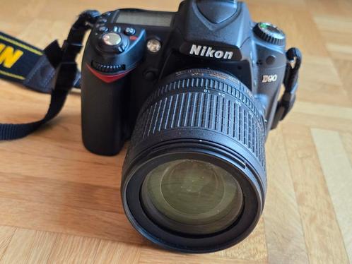 Nikon D90 - Zwart + Nikon Nikkor AF-S DX VR 18-105mm etc., Audio, Tv en Foto, Fotocamera's Digitaal, Zo goed als nieuw, Nikon