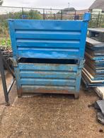 Blauwe stapelbakken, Ophalen