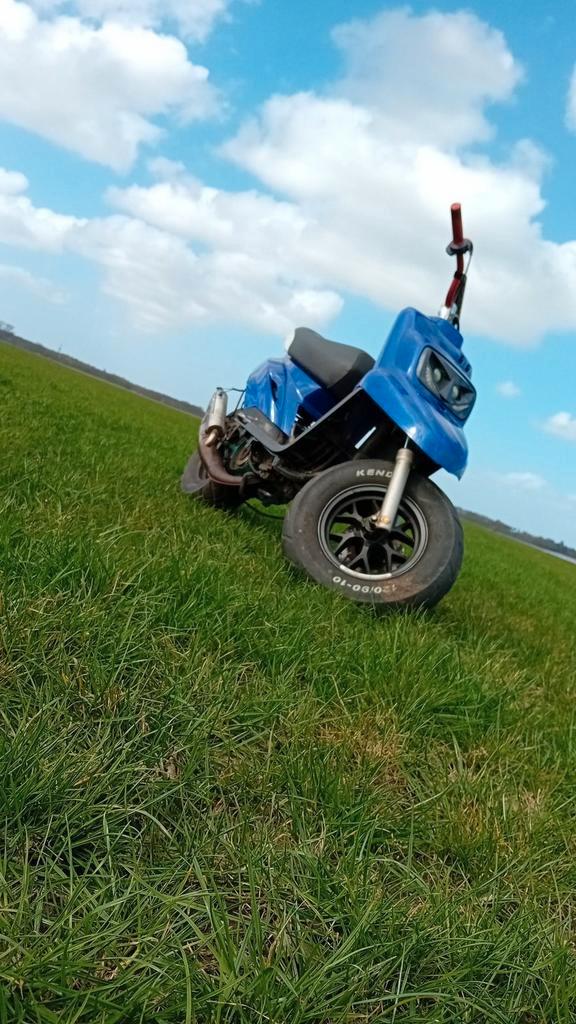 Mbk booster 70cc, Fietsen en Brommers, Scooters | Piaggio, Zo goed als nieuw, Ophalen