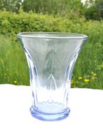 vase en verre mauve pied facette decor en pointe, Enlèvement ou Envoi