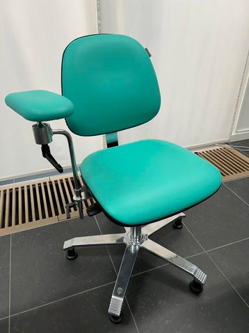 Score Vena bloedafnamestoel (nieuw) beschikbaar voor biedingen