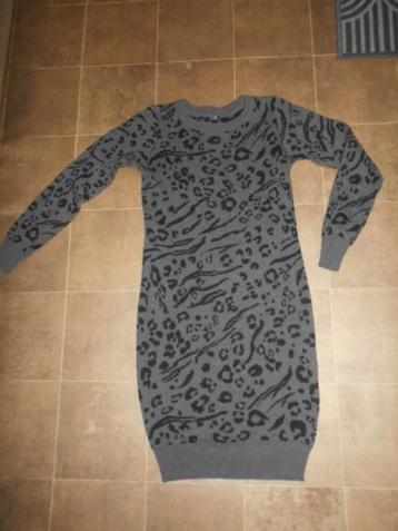 Mooie trui-jurk / Maat S beschikbaar voor biedingen