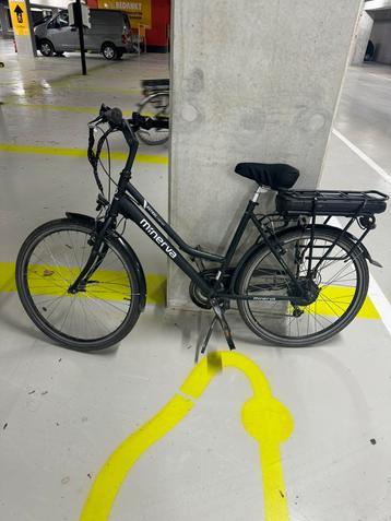 elektrische vrouwenfiets €450 beschikbaar voor biedingen