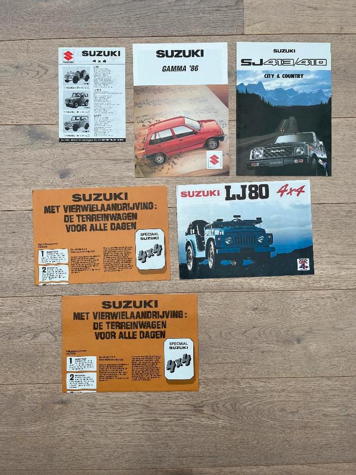 BROCHURES SUZUKI LJ80 ET SUZUKI SJ413, Livres, Autos | Brochures & Magazines, Enlèvement ou Envoi