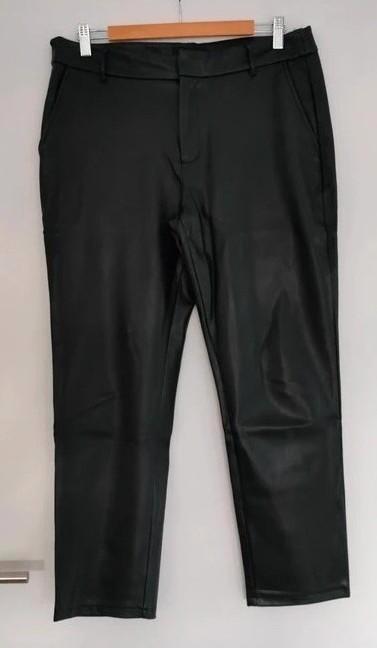 Leather look broek 40 Youh. Steekzakjes, los aan de benen, Kleding | Dames, Broeken en Pantalons, Zo goed als nieuw, Maat 38/40 (M)