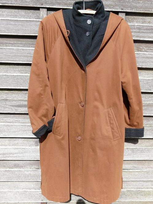Mooie lange ( vintage)  damesmantel in een apart model M 38, Kleding | Dames, Jassen | Winter, Zo goed als nieuw, Maat 38/40 (M)