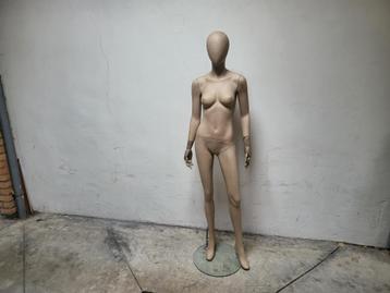 Etalagepop abstract "Hans Boodt" vrouw paspop beschikbaar voor biedingen