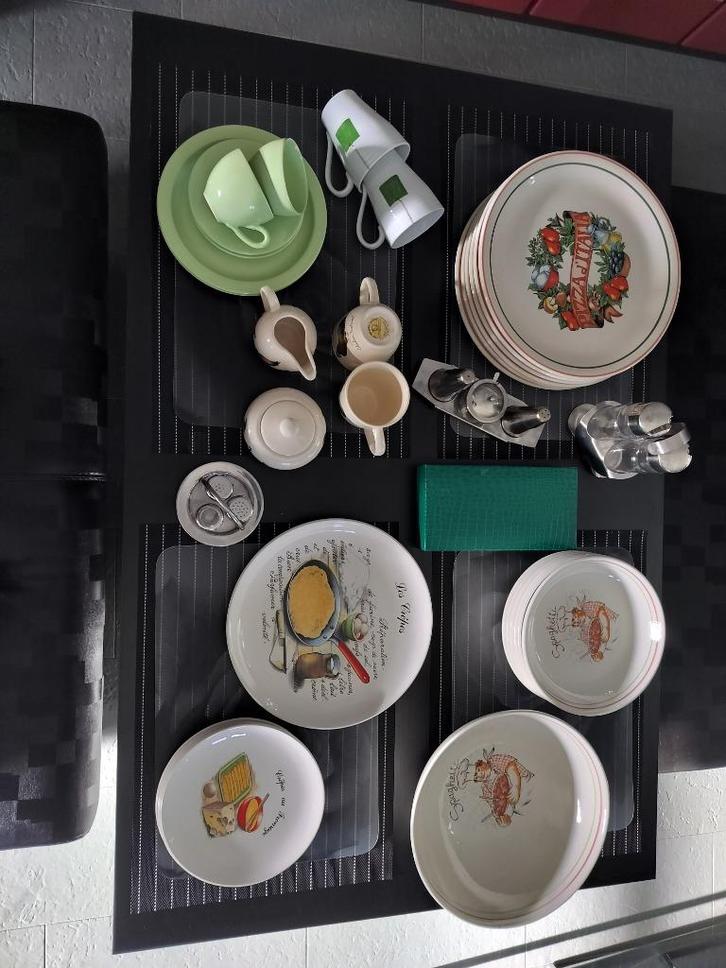 Pasta, spaghetti, pannenkoeken servies, ontbijt voor 2, Huis en Inrichting, Keuken | Tupperware, Zo goed als nieuw, Overige typen