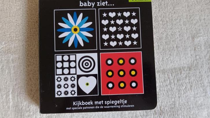 Baby ziet, kijkboek met spiegeltje - 1ste boekje voor baby, Boeken, Kinderboeken | Baby's en Peuters, Gelezen, Ophalen of Verzenden