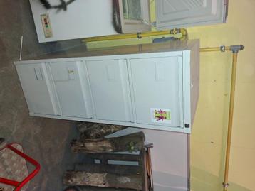 Metalen dossierkast met 4 schuiven  beschikbaar voor biedingen