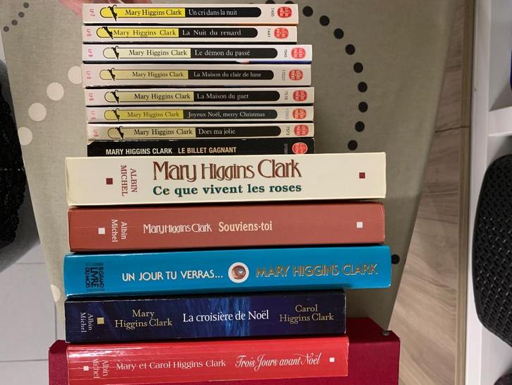 13 Livres Mary Higgins Clark: 8 poche et 5 grand format - FR, Boeken, Detectives, Gelezen, Ophalen of Verzenden