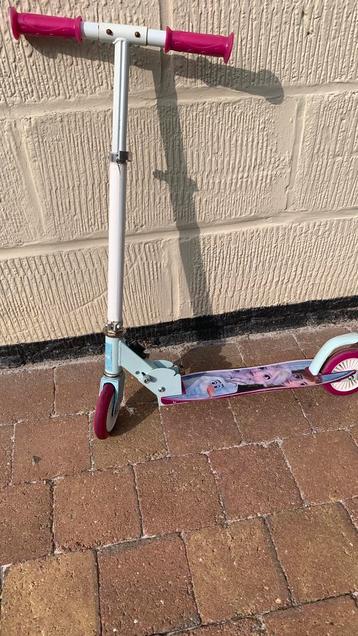 Trottinette petite fille beschikbaar voor biedingen