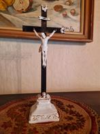 Jésus sur la croix/porcelaine, Antiquités & Art, Enlèvement ou Envoi