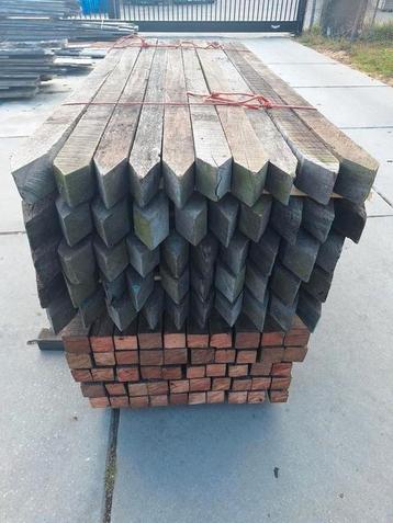 Gebruikte  hardhouten  palen  8x8x215cm beschoeiing   beschikbaar voor biedingen