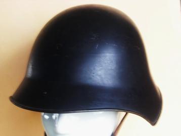 Casque suisse modèle 18/40 de pompier militaire des arsenaux beschikbaar voor biedingen