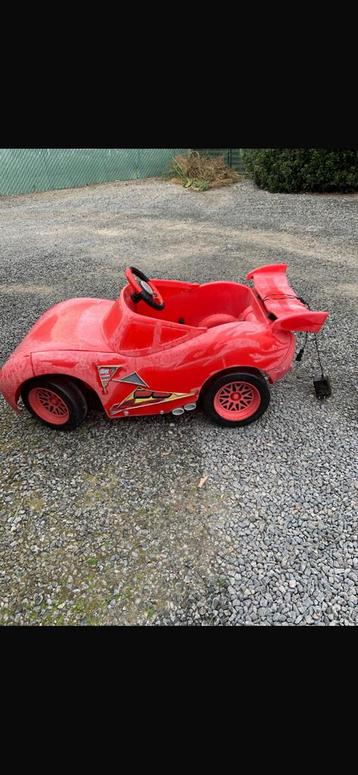 une voiture pour enfant (style Cars / Flash McQueen),, Enfants & Bébés, Enlèvement, Utilisé