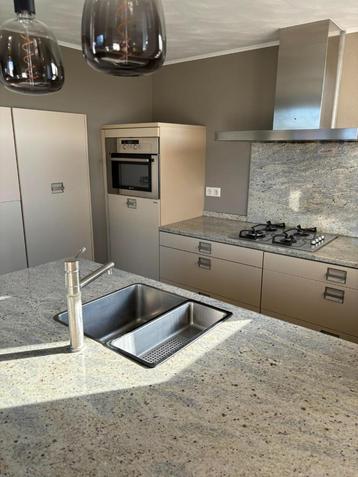 Duitse SieMatic driedelig keuken met natuursteen werkblad, Enlèvement ou Envoi, Utilisé, Crème, Granit ou Pierre
