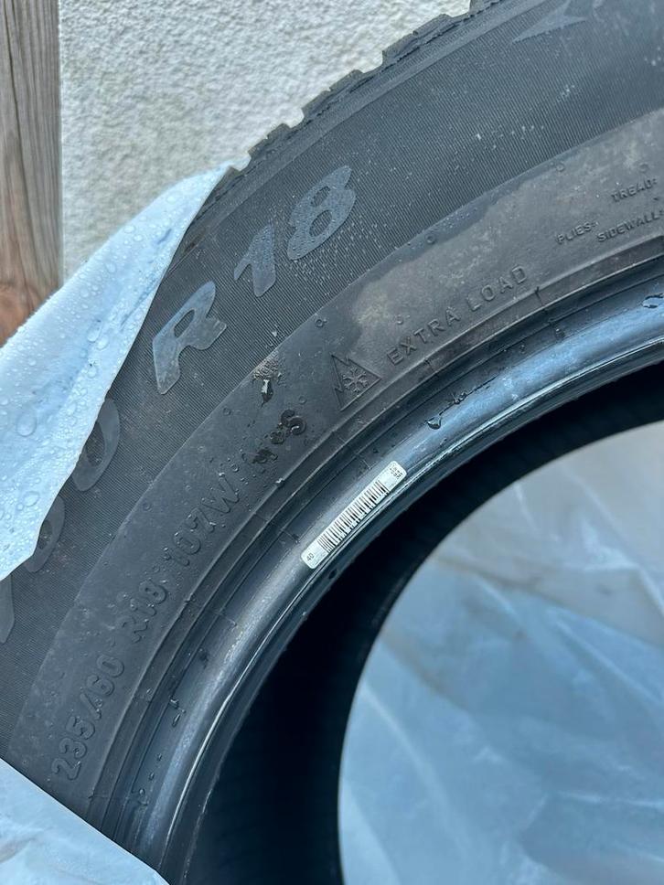 2 autobanden Pirelli 235/60 R18 107W XL – All Season, Auto diversen, Autosport-onderdelen, Zo goed als nieuw, Ophalen