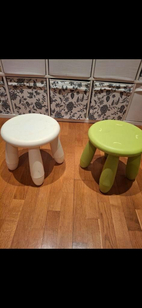 2 tabourets en PVC dur - enfants, Maison & Meubles, Tabourets, Utilisé, Plastique, Enlèvement