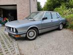 BMW e28 525i 1989 (150 pk), Auto's, BMW, Te koop, Zilver of Grijs, Berline, Benzine