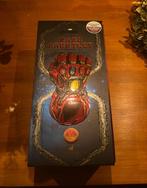 Hot Toys - ACS008 - Avengers- Nano Gauntlet 1/4 met licht, Ophalen of Verzenden