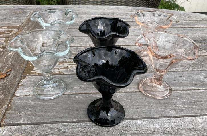 IJSCOUPE GLAZEN 6 STUKS 3 KLEUREN, Huis en Inrichting, Keuken | Servies, Zo goed als nieuw, Schaal of Schalen, Overige stijlen