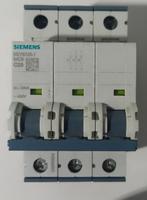 Siemens 5SY8320-7 Automaat C20 3-polig zekering, Ophalen of Verzenden, Zo goed als nieuw, Overige typen