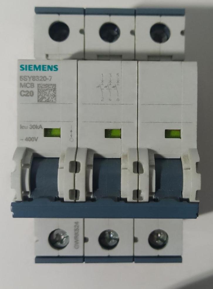 Siemens 5SY8320-7 Automaat C20 3-polig zekering, Doe-het-zelf en Bouw, Elektriciteit en Kabels, Zo goed als nieuw, Overige typen