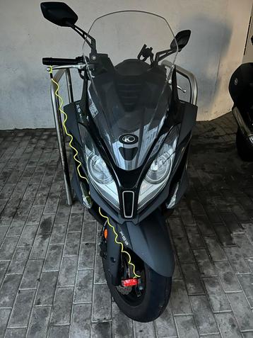 Kymco 125cc in het centrum beschikbaar voor biedingen