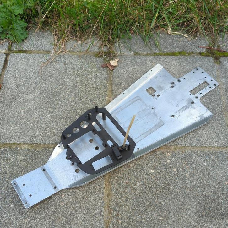 FG 2wd offroad bodemplaat + servoplaat (Marder Beetle, Baja), Hobby en Vrije tijd, Modelbouw | Radiografisch | Auto's, Gebruikt