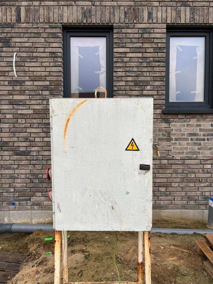 Werfkast te koop, Doe-het-zelf en Bouw, Zonnepanelen en Toebehoren, Gebruikt, Ophalen